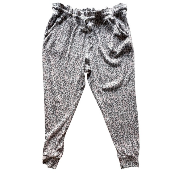 Secret Treasures Other - Secret Treasures Animal Print Women’s Lounge Pants Size XL 16/18
